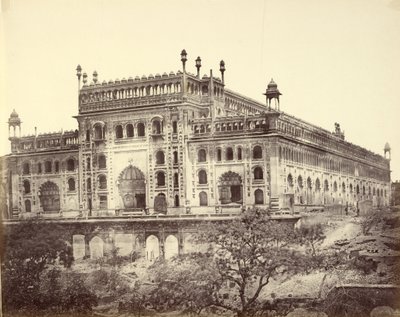 خارج Imambara Asaf-ud-Daula&39;s ، أو قبر بواسطة فيليس بيتو