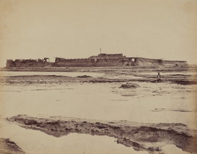 الجزء الخارجي من حصن تاكو الشمالي على نهر بيهو ، يُظهر المدخل الإنجليزي والفرنسي ، 21 أغسطس 1860 بواسطة فيليس بيتو