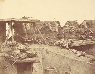 الجزء الداخلي من المدخل الإنجليزي للقلعة الشمالية في 21 أغسطس 1860 بواسطة فيليس بيتو