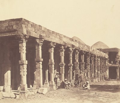 داخل المعبد الهندوسي في كوتوب بواسطة فيليس بيتو