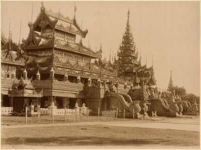 الدير Kyaung أو الدير الزجاجي ، بورما ، c.1890 (طبعة زلال) بواسطة فيليس بيتو