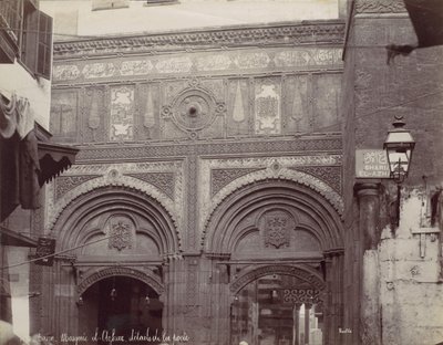 القاهرة. مسجد الأرحار ، تفاصيل الباب ، 1870. بواسطة فيليكس بونفيس