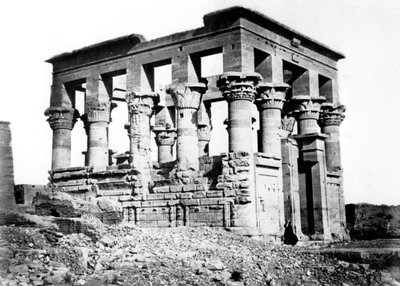 كشك تراجان في فيلة ، النوبة ، مصر ، 1878 بواسطة فيليكس بونفيس
