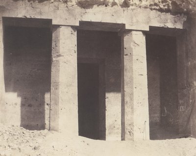بني حسن ، العمارة الهيبوجية - قبر أموني ، 1851-52 ، طبعت 1853-54. بواسطة فيليكس تينارد