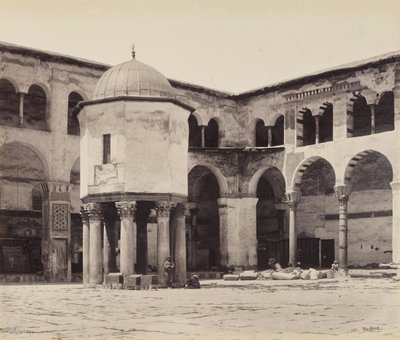النافورة في ساحة الجامع الكبير (الجامع الأموي)، دمشق بواسطة فرانسيس بيدفورد