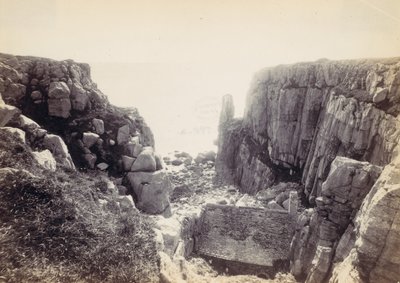 [Rocky Inlet with Seascape] ، 1870. بواسطة فرانسيس بيدفورد