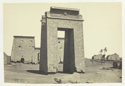 بوابة منحوتة ، الكرنك ، 1857. بواسطة فرانسيس فريث
