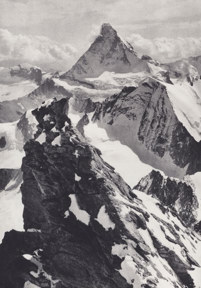 Pennine Alps: A Gendarme on the Zinal Rothhorn (صورة بالأبيض والأسود) بواسطة فرانسيس سيدني سميث