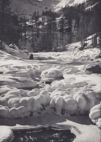 Pennine Alps: Frozen Stream (صورة b / w) بواسطة فرانسيس سيدني سميث