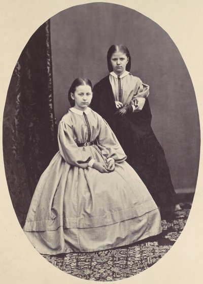 [صورة لفتاتين] ، 1850 - 60. بواسطة فرانز انطوان