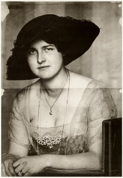 ماري بقبعة داكنة ، 1915. بواسطة فرانز ستوك ريتر فون