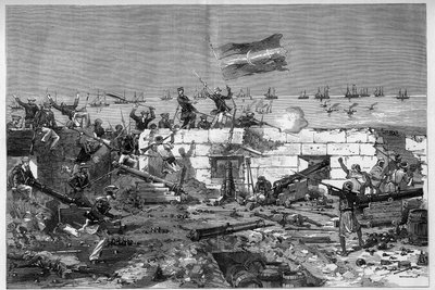 تونس ، يوليو 1881: استولت القوات الفرنسية على مدينة ستاكس بعد ثورة السكان ضد الحماية الفرنسية في تونس. تخلع البنادق البحرية البطارية الدائرية. نقش لديهنين في "" العالم المصور "رقم 1273 بتاريخ 20 أغسطس بواسطة فريدريك دي هاينين