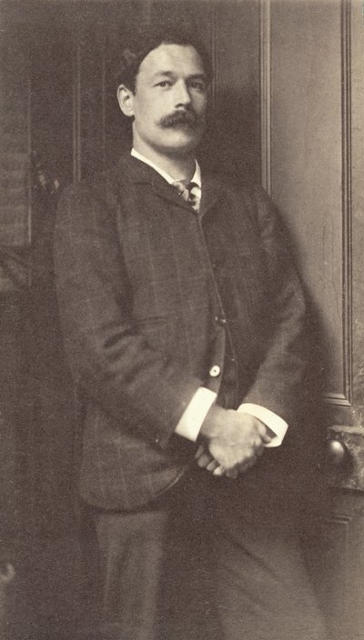 هنري سكوت توك (1858-1929) (بني داكن) بواسطة فريدريك هوليير