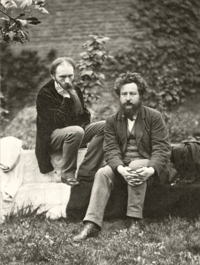 صورة شخصية للسير إدوارد بيرن جونز (1833-1898) وويليام موريس (1834-1896) بواسطة فريدريك هولير (1837-1933) (بني داكن) بواسطة فريدريك هوليير