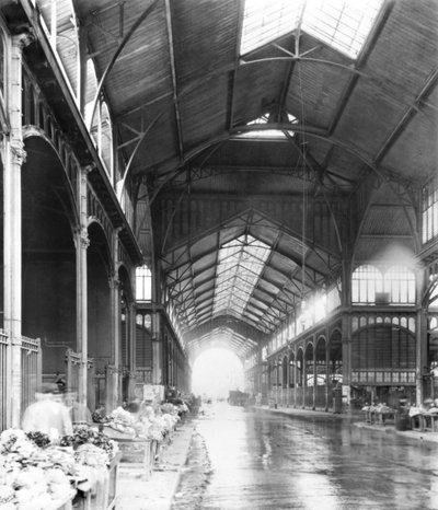 ممر مغطى لسوق Les Halles المركزي ، باريس ، c.1900 بواسطة مصور فرنسي