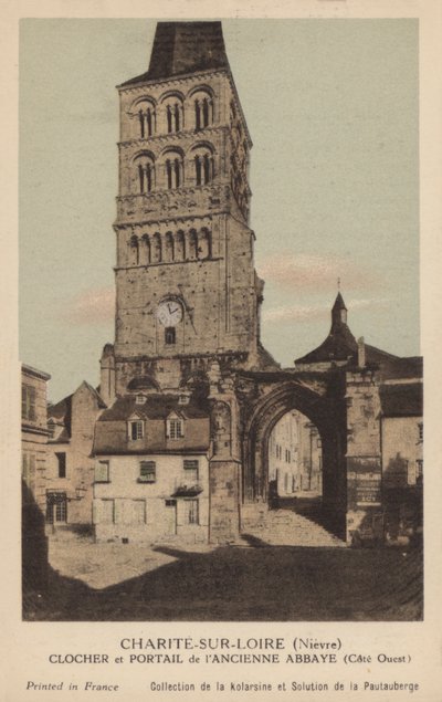 Charite Sur Loire وبرج الجرس وبوابة الدير القديم بواسطة مصور فرنسي