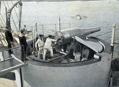 French Navy, late 19th century: Canon exercise - Bibl. des Arts Deco. بواسطة مصور فرنسي