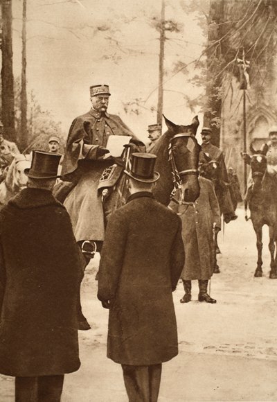 الجنرال هيرشاور ، الذي استولى على رأس جسر كاهت ، 30 يناير 1919 بواسطة مصور فرنسي