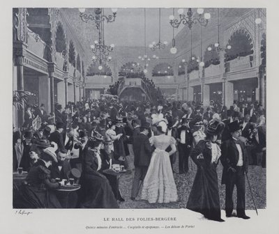Hall of the Folies Bergere ، باريس ، خلال فاصل زمني (b / w photo) بواسطة مصور فرنسي