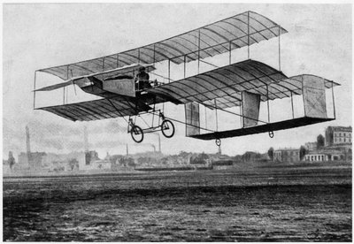 هنري فرمان (1874-1958) في إيسي ليه مولينو في طائرته Voisin-Farman 1 ، 1907 (فوتوليثو) بواسطة مصور فرنسي