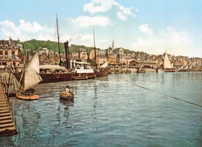 قارب حزمة على نهر Touques ، Trouville ، حانة. 1900 بواسطة مصور فرنسي