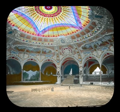 معرض باريس: Salle des Fetes ، 1900 (شريحة الفانوس) بواسطة مصور فرنسي