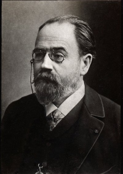 صورة لإميل زولا (1840-1902) كاتب فرنسي. بواسطة مصور فرنسي