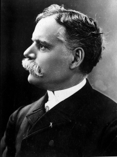صورة لجول شيريت (1836-1932) ، رسام ورسام كاريكاتير فرنسي ، أواخر القرن التاسع عشر (صورة أبيض وأسود) بواسطة مصور فرنسي