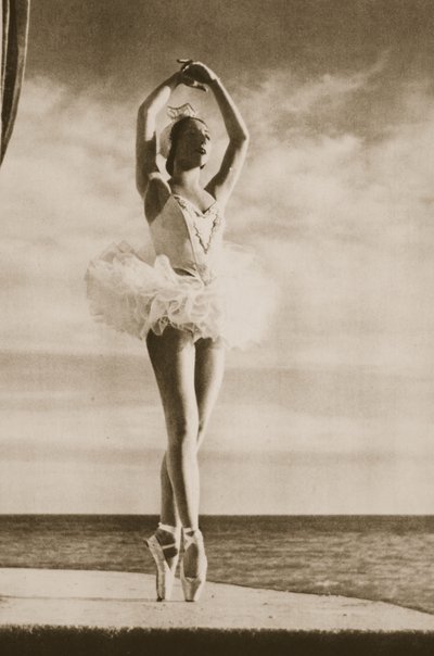 Rosella Hightower في بحيرة البجع ، من Grand Ballet de Monte-Carlo ، 1949 (التصوير الفوتوغرافي) بواسطة مصور فرنسي