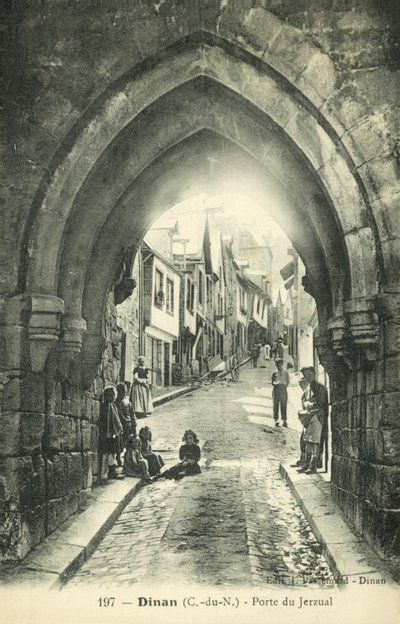 Rue du Jezual ، دينان (b / w photo) بواسطة مصور فرنسي
