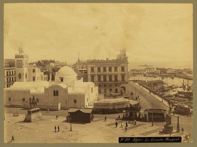 منظر للجزائر - La Grande Mosquee ، حوالي 1860-1900 (b / w photo) بواسطة مصور فرنسي