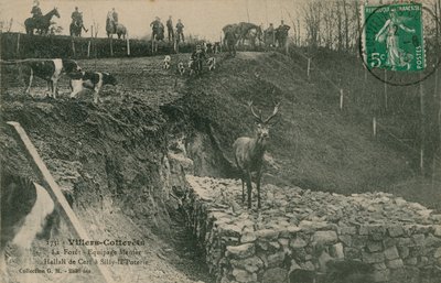 Villers-Cotterets. لا فوريه - الطاقم مينير هالالي دي سيرف في سخيفة لا بوتيري. أُرسلت البطاقة البريدية عام 1913. بواسطة مصور فرنسي