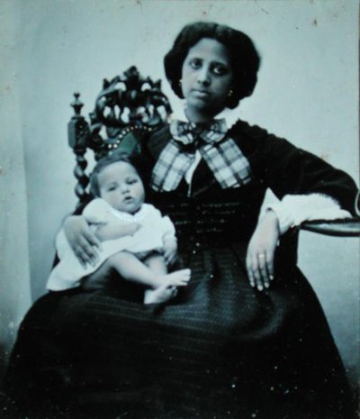 زوجة الاليزيه ريكلس (1830-1905) حوالي 1860 (صورة بالأبيض والأسود) بواسطة مصور فرنسي