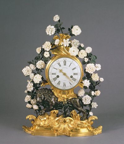 A Louis XV Clock, Vincennes/Mennecy, c.1750 (porcelain, ormolu and bronze) بواسطة المدرسة الفرنسية