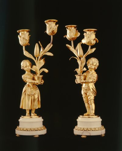 زوج من الشمعدانات ormolu (ormolu) بواسطة المدرسة الفرنسية