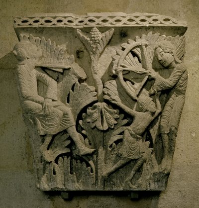 رأس مال يصور رجلاً يطلق النار على سهم في عنق آخر ، c.1125-30 (الحجر الجيري) بواسطة المدرسة الفرنسية