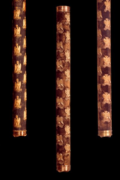 أول عصي مارشال الإمبراطورية. مصنوع من الخشب والذهب والمخمل. 1804-1814. باريس ، Musee de l'Armee بواسطة المدرسة الفرنسية