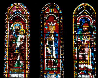 الفن القوطي: القديسة آن مور وسليمان وهارون. Lancettes تحت Rosace du Nord (تسمى Rosace of the Virgin ، حوالي 1235) من Cathedrale Notre Dame de Chartres (Eure et Loir). بواسطة المدرسة الفرنسية