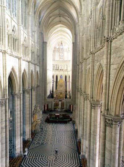 الجزء الداخلي من Cathedrale de Amiens (السوم 80) بواسطة المدرسة الفرنسية