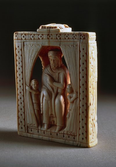 King, ivory chess piece, France بواسطة المدرسة الفرنسية