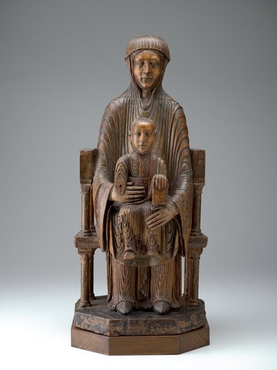 مادونا والطفل في Majesty ، حوالي 1150-1200 (خشب ، آثار متعددة الألوان) بواسطة المدرسة الفرنسية