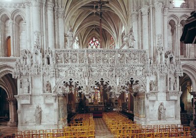 صحن وقلعة Eglise Sainte-Madeleine ، تظهر الشاشة المزينة بأسلوب قوطي لامع من قبل جان جيلدي بين 1508-17 بواسطة المدرسة الفرنسية