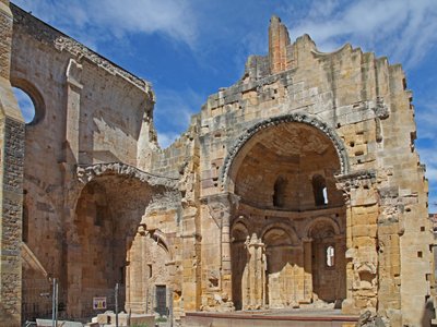 الحنية المضلعة بواسطة المدرسة الفرنسية