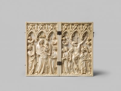 ظهر Vierge Glorieuse و Crucifixion diptych خشب الأبنوس في وقت لاحق ، القرن الرابع عشر بواسطة المدرسة الفرنسية