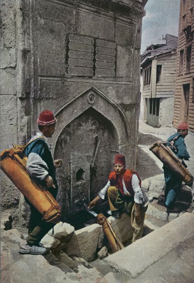 حاملات المياه في القسطنطينية ، c.1895 بواسطة المدرسة الفرنسية