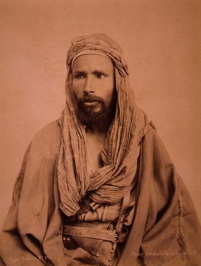 صورة لدوي مصري (صورة بني داكن) بواسطة جي ليكيجيان