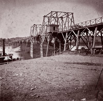 جسر عبر نهر تينيسي في تشاتانوغا ، كاليفورنيا. 1864. بواسطة جورج إن بارنارد