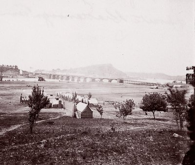 بريدج بيلدرز كامب مقابل تشاتانوغا ، كاليفورنيا. 1864. بواسطة جورج إن بارنارد