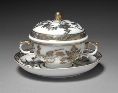 وعاء وصحن مغطى ، مصنع Meissen Porcelain Factory ، ألمانيا ، 1730-1740 بواسطة المدرسة الألمانية