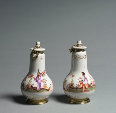 قارورة مغطاة ، الشركة المصنعة Meissen Porcelain Factory ، ألمانيا ، 1720-1723 بواسطة المدرسة الألمانية